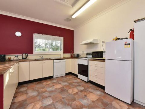 Tabitha Hill Cottage - Sunshine Coast Guide 4