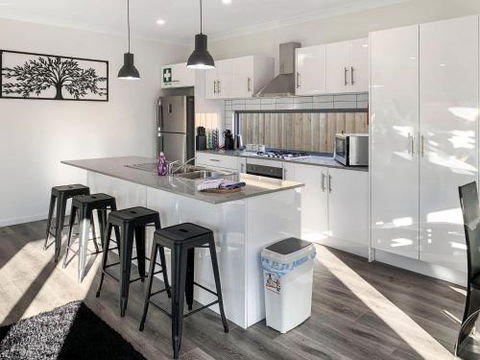 Brand New Home 10 Mins To Beach Torquay Geelong Deakin Hospitals - Sunshine Coast Guide 2