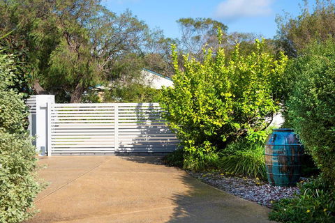 GIFFORD HOUSE - Sunshine Coast Guide 5