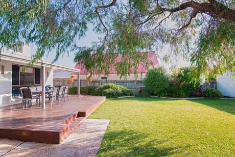GIFFORD HOUSE - Sunshine Coast Guide 4
