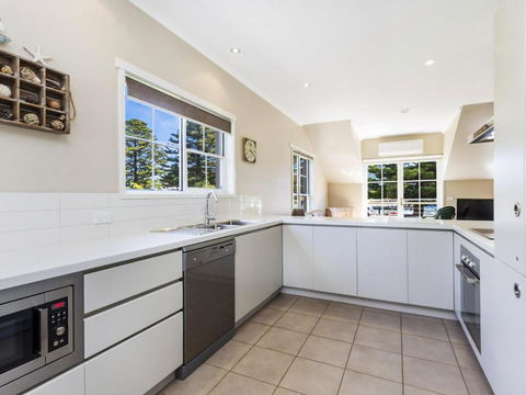 Elizas Townhouse - Sunshine Coast Guide 4