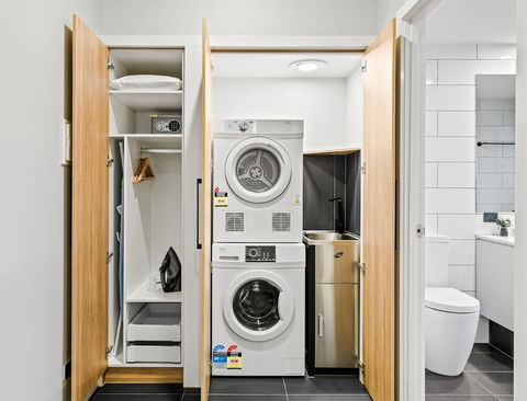 Avenue Motel Apartments - Sunshine Coast Guide 5