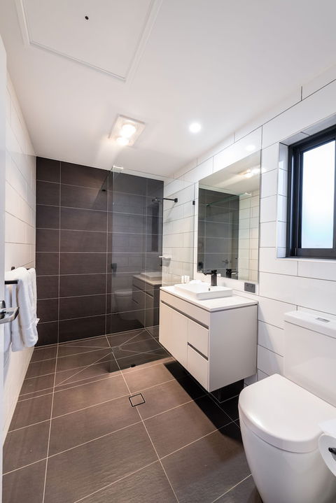 Avenue Motel Apartments - Sunshine Coast Guide 4