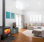 3 Macleay St. Narrawallee - Sunshine Coast Guide