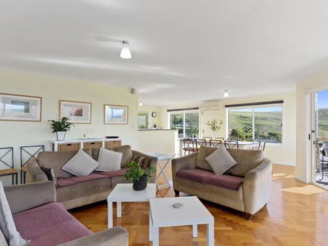 VALLEY VIEWS 10 Valley Heights Drive - Sunshine Coast Guide 4