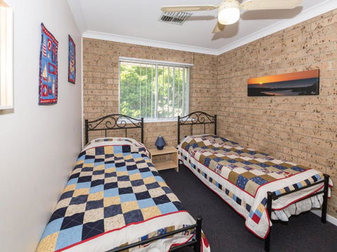 Broadbeach Retreat 32 Broadbeach Drive - Sunshine Coast Guide 3