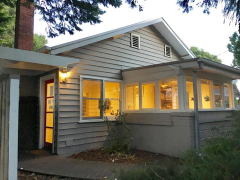 The Cute Beach House - Sunshine Coast Guide 1