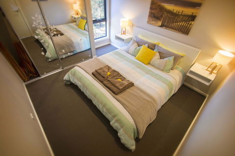 Coorong Cabins - Pelican Cabin - Sunshine Coast Guide 1