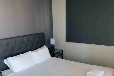 Affordable Unit Minutes To The Heart Of Surfers Paradise - Sunshine Coast Guide 7