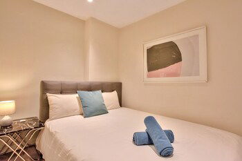 Apartment Darling Harbour Day St. 22 - Sunshine Coast Guide 6