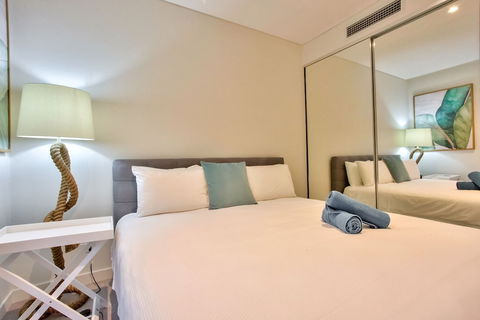Apartment Darling Harbour Day St. 22 - Sunshine Coast Guide 0