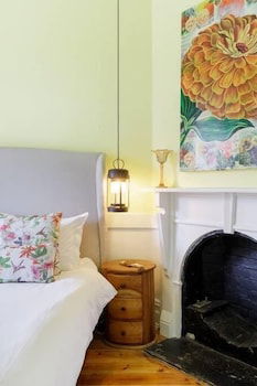 The Eaglehawk Country House Hotel Maldon - Sunshine Coast Guide 4