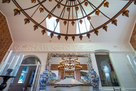 The Eaglehawk Country House Hotel Maldon - Sunshine Coast Guide 2