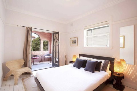 The Beach Breeze - Sunshine Coast Guide 5