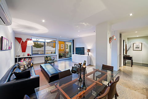 Soho52 - Sunshine Coast Guide 0