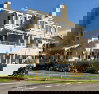 Castlereagh on Middleton - Apartment 4 - Sunshine Coast Guide