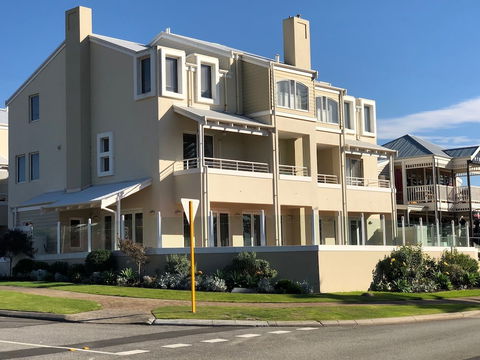 Castlereagh On Middleton - Apartment 4 - Sunshine Coast Guide 0