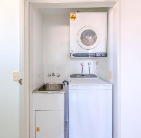 Explorer Cove Unit 6 31 Kennedy Pde - Sunshine Coast Guide 4