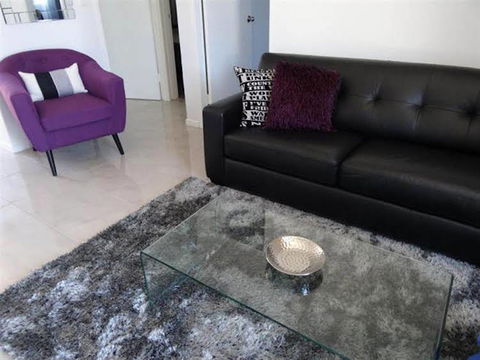 Apartments Of Great Divide Motor Inn - Sunshine Coast Guide 0