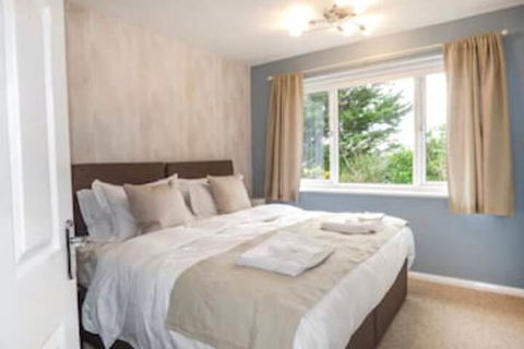 Waverley Corporate Townhouses - Sunshine Coast Guide 6