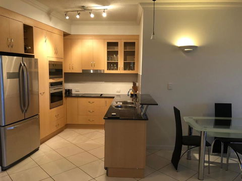 No1 The Strand - Sunshine Coast Guide 4