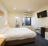 High Flyer Hotel - Sunshine Coast Guide