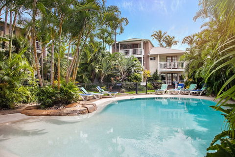 Sandy Beach Resort - Sunshine Coast Guide 1