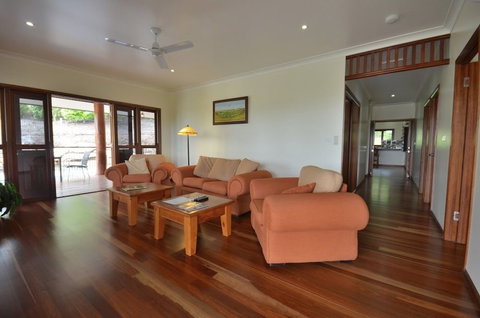 The Summit B&B - Sunshine Coast Guide 3