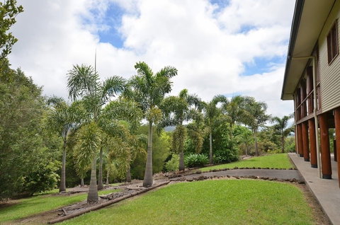 The Summit B&B - Sunshine Coast Guide 1