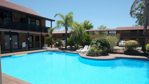 Maclin Lodge Motel - Sunshine Coast Guide 4