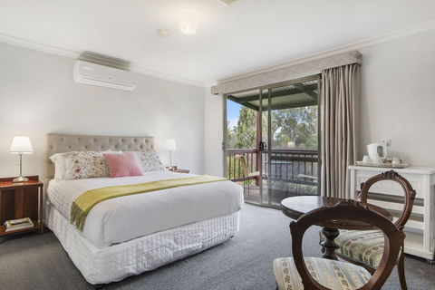 Shambhala Guesthouse - Sunshine Coast Guide 6