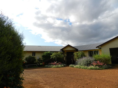 Shambhala Guesthouse - Sunshine Coast Guide 0