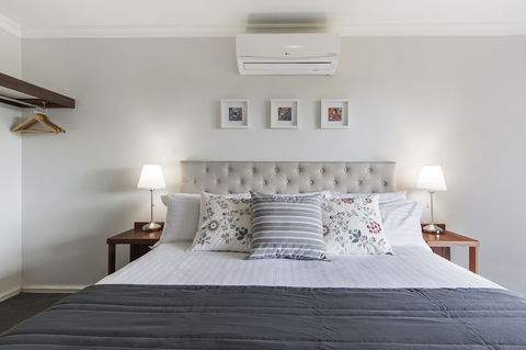Shambhala Guesthouse - Sunshine Coast Guide 5