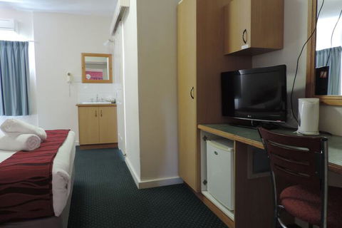 O'Shea's Royal Hotel - Sunshine Coast Guide 3