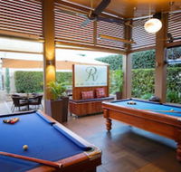 O'Shea's Royal Hotel - Sunshine Coast Guide