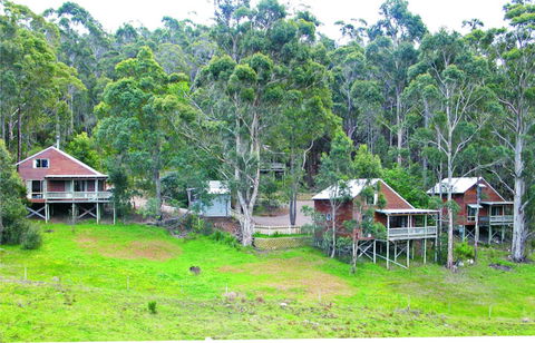 Karma Chalets - Sunshine Coast Guide 0