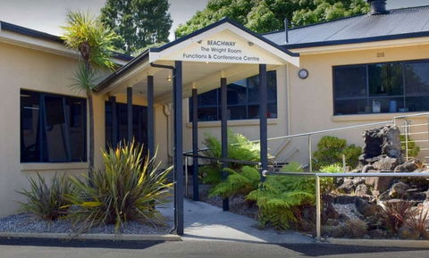 Beachway Motel & Restaurant - Sunshine Coast Guide 0