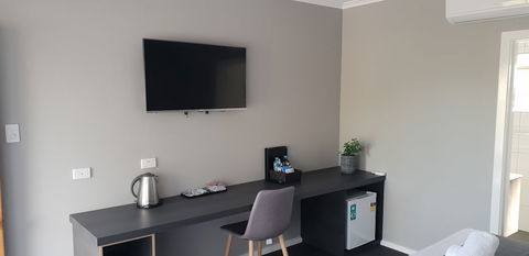 Beachway Motel & Restaurant - Sunshine Coast Guide 5