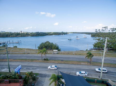 Arabella Motor Inn - Sunshine Coast Guide 1