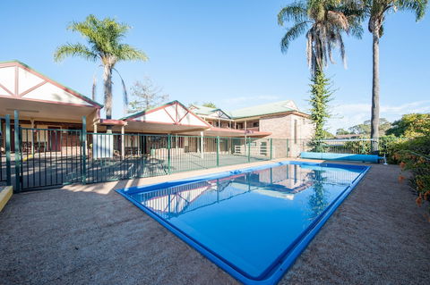 Allan Cunningham Motel - Sunshine Coast Guide 1