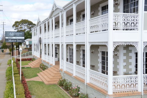 Quality Inn Ashby House Tamworth - Sunshine Coast Guide 0