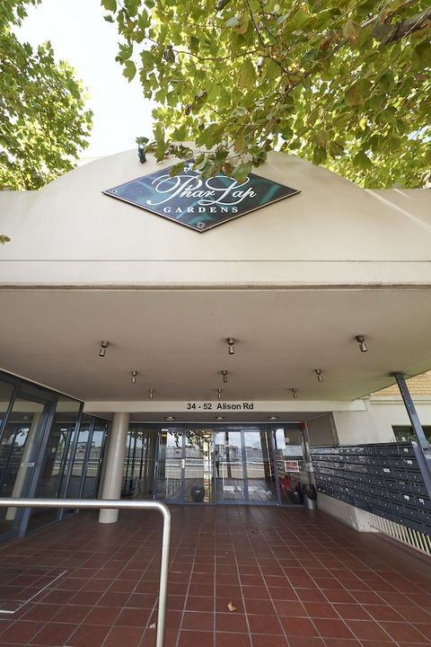 Waldorf Randwick Serviced Apartments - Sunshine Coast Guide 0