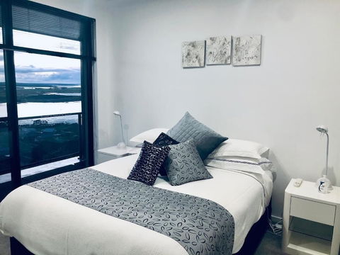 Sheer Pleasure Accommodation - Sunshine Coast Guide 6