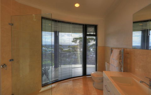 Sheer Pleasure Accommodation - Sunshine Coast Guide 0