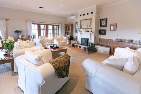 Strathearn Park Lodge - Sunshine Coast Guide 6