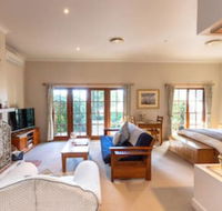 Strathearn Park Lodge - Sunshine Coast Guide