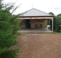 Gumtrees Cottage - Sunshine Coast Guide