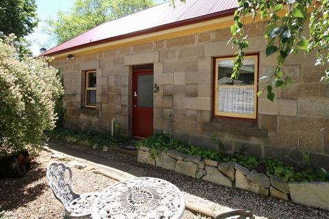 Christopher Halls Colonial Accommodation - Sunshine Coast Guide 5