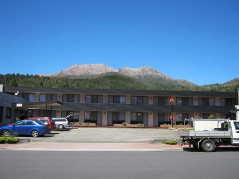 Queenstown Motor Lodge - Sunshine Coast Guide 5