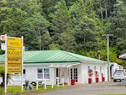 Mountain View Motel Queenstown - Sunshine Coast Guide 0